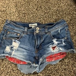 Dollhouse size 5 ripped jean short